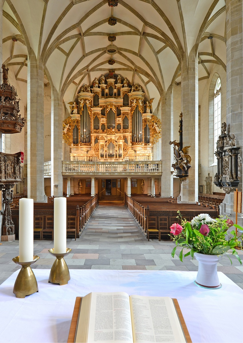 Blick vom Altar zur Ladegastorgel im Merseburger Dom